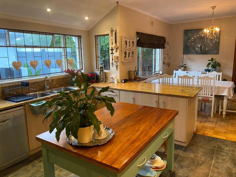 To Let 3 Bedroom Property for Rent in Bergvliet Western Cape